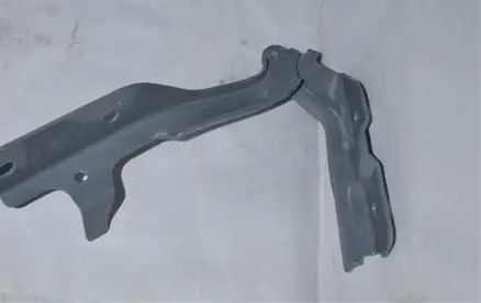 发动机盖右铰链总成-电泳